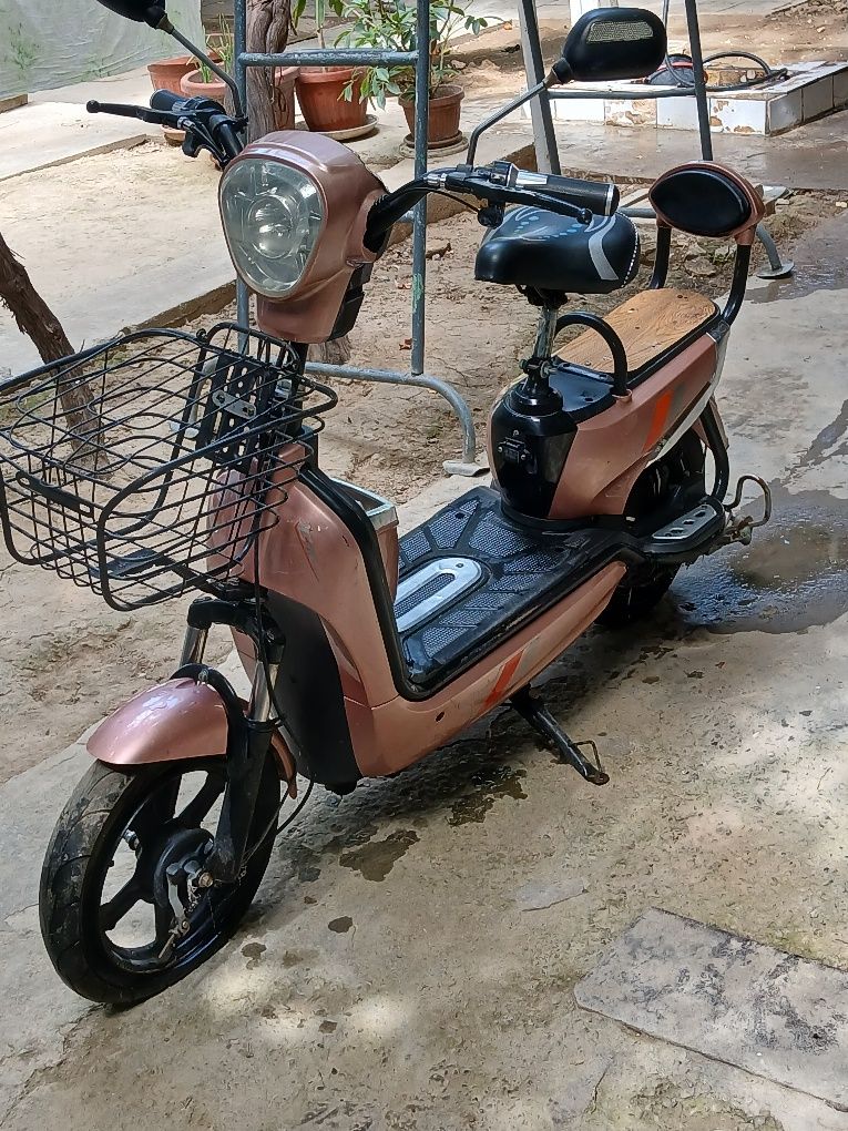 Skuter elektro sotiladi