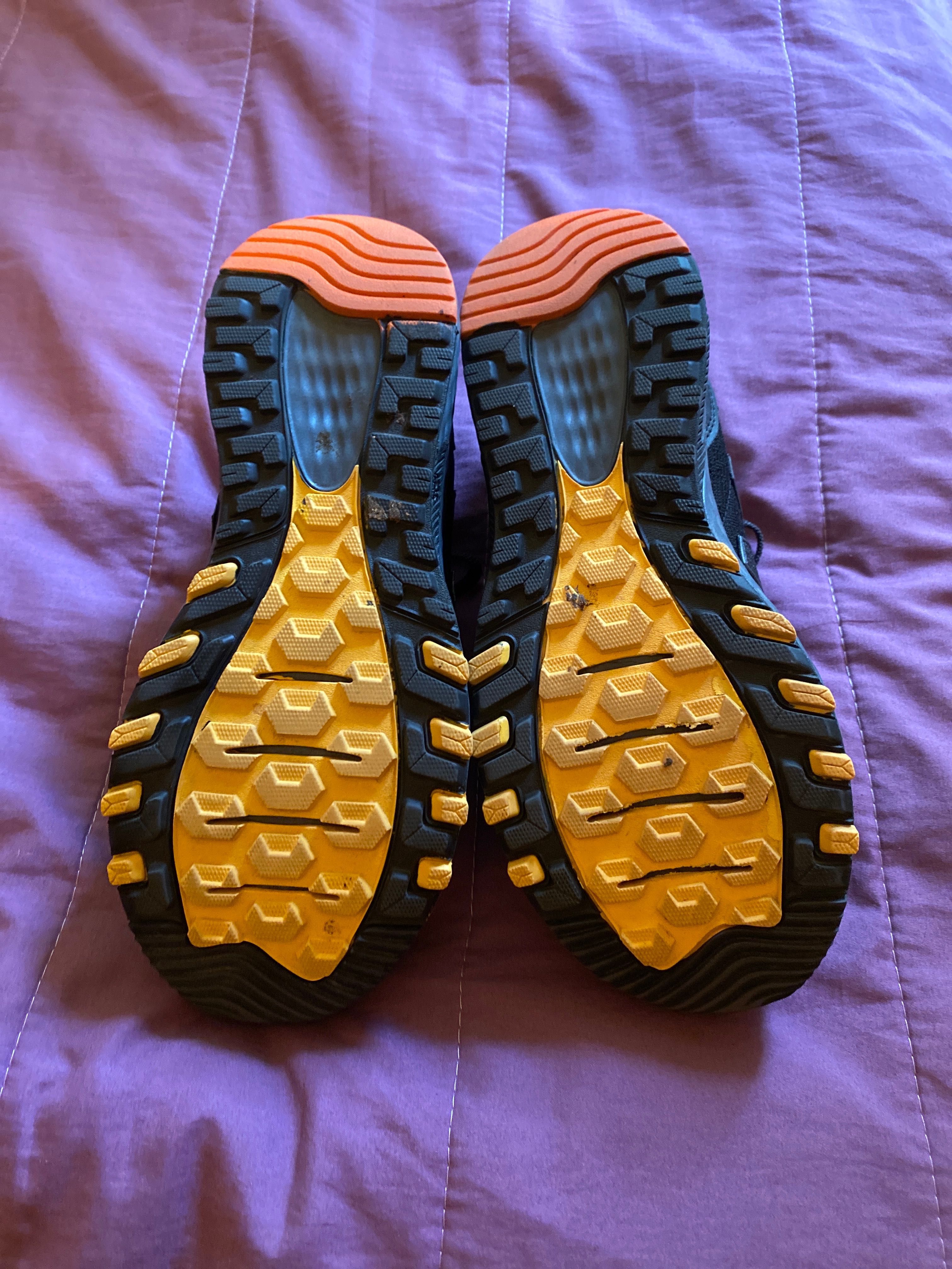 Маратонки new balance
