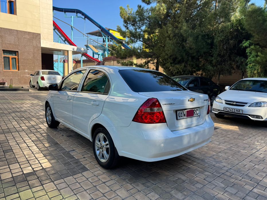 Neksiya 3 sotiladi avtamat 4