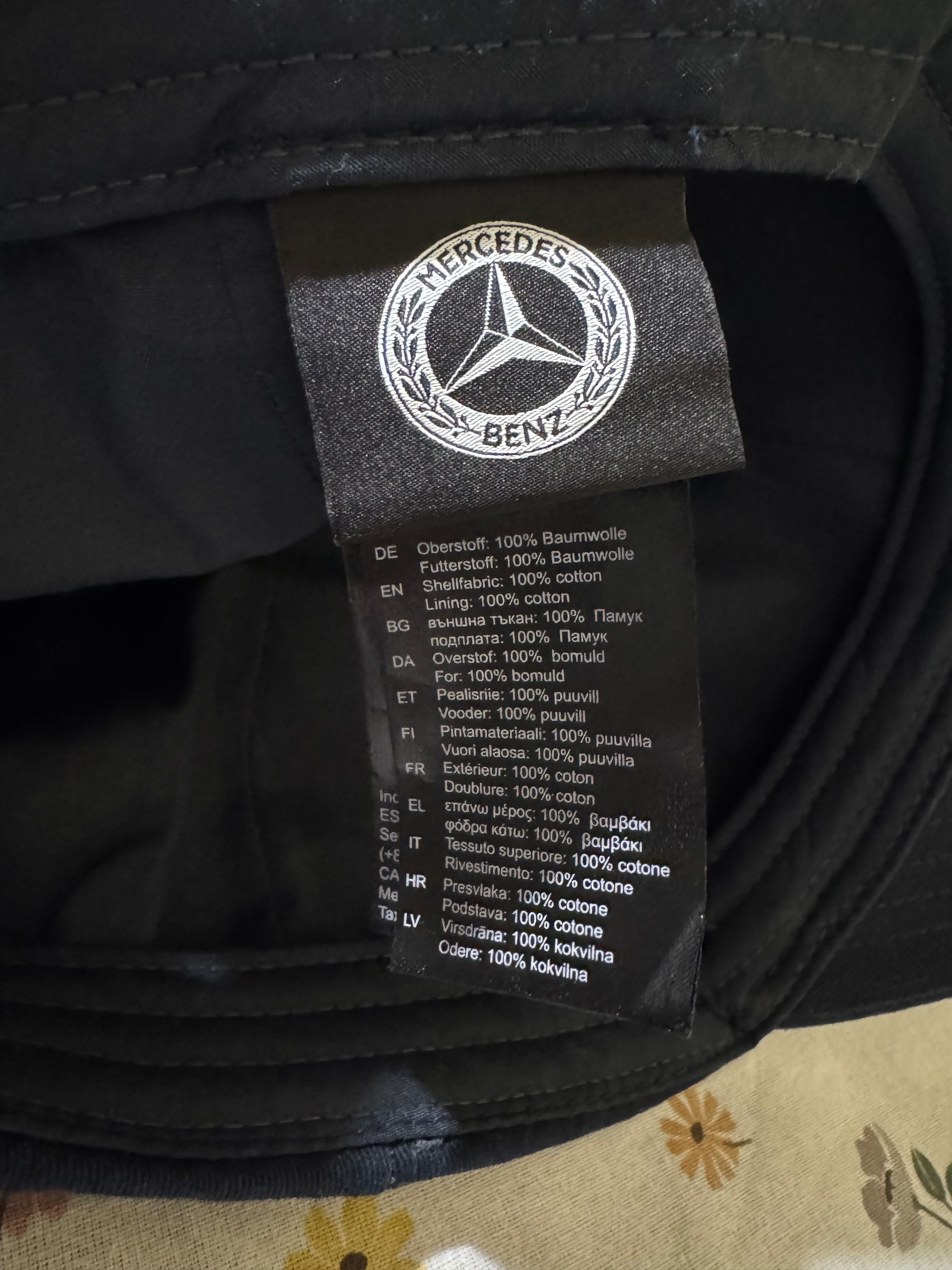 Шапка с козирка Mercedes Benz.