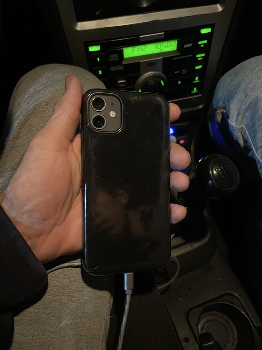 Айфон 11 128gb..