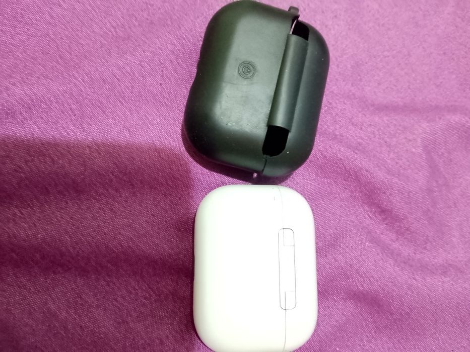 Vand căști air podes 3