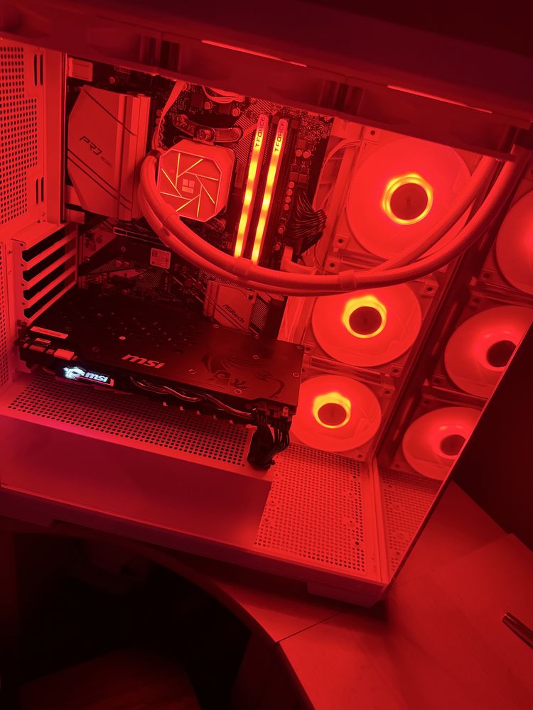 Геймърски компютър ryzen 7