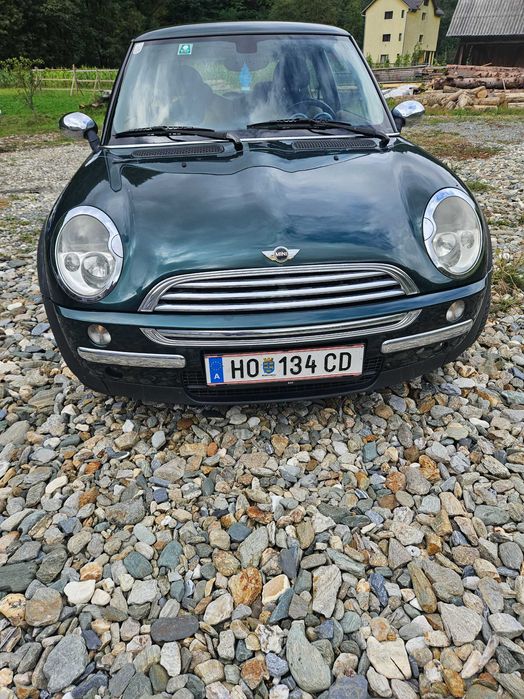 Vând mini one D,anul 2004,