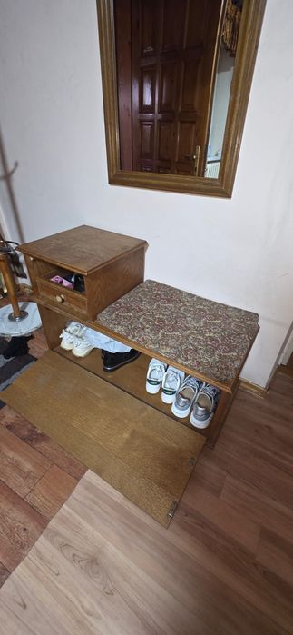 Тумба в прихожую.