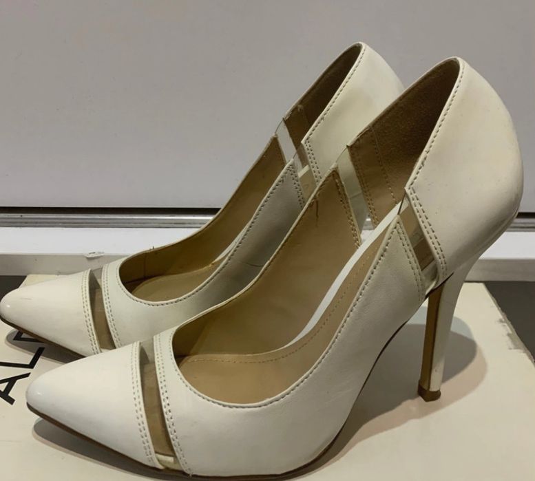 Pantofi stileto din piele