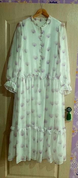 Продаю нарядный платья