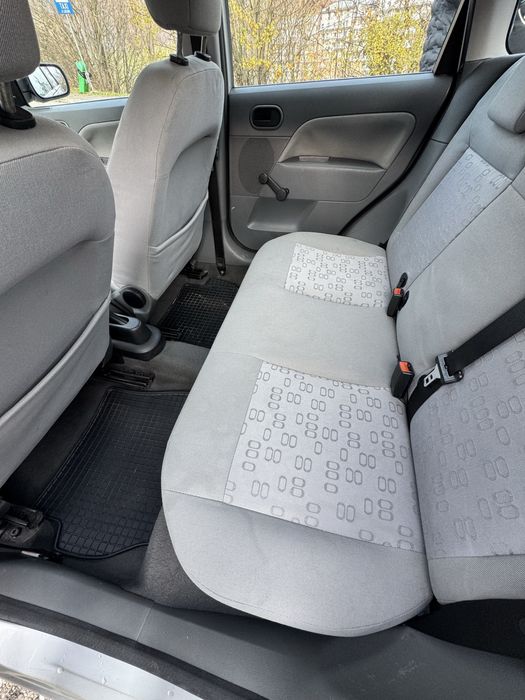 Vând Ford Fiesta 1.3 benzină