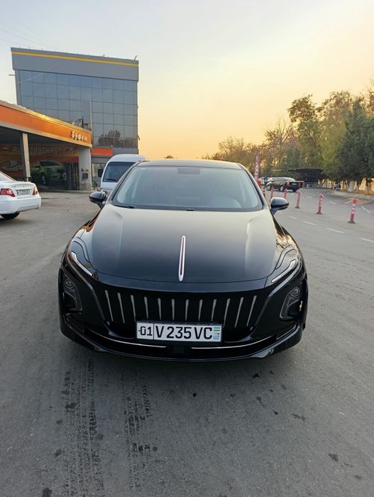 Hongqi eqm5 yaxshi xolatda