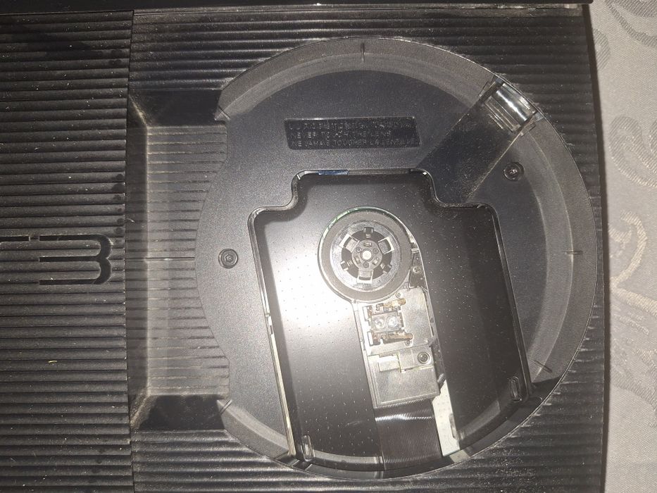 PlayStation3 с игри и контролер