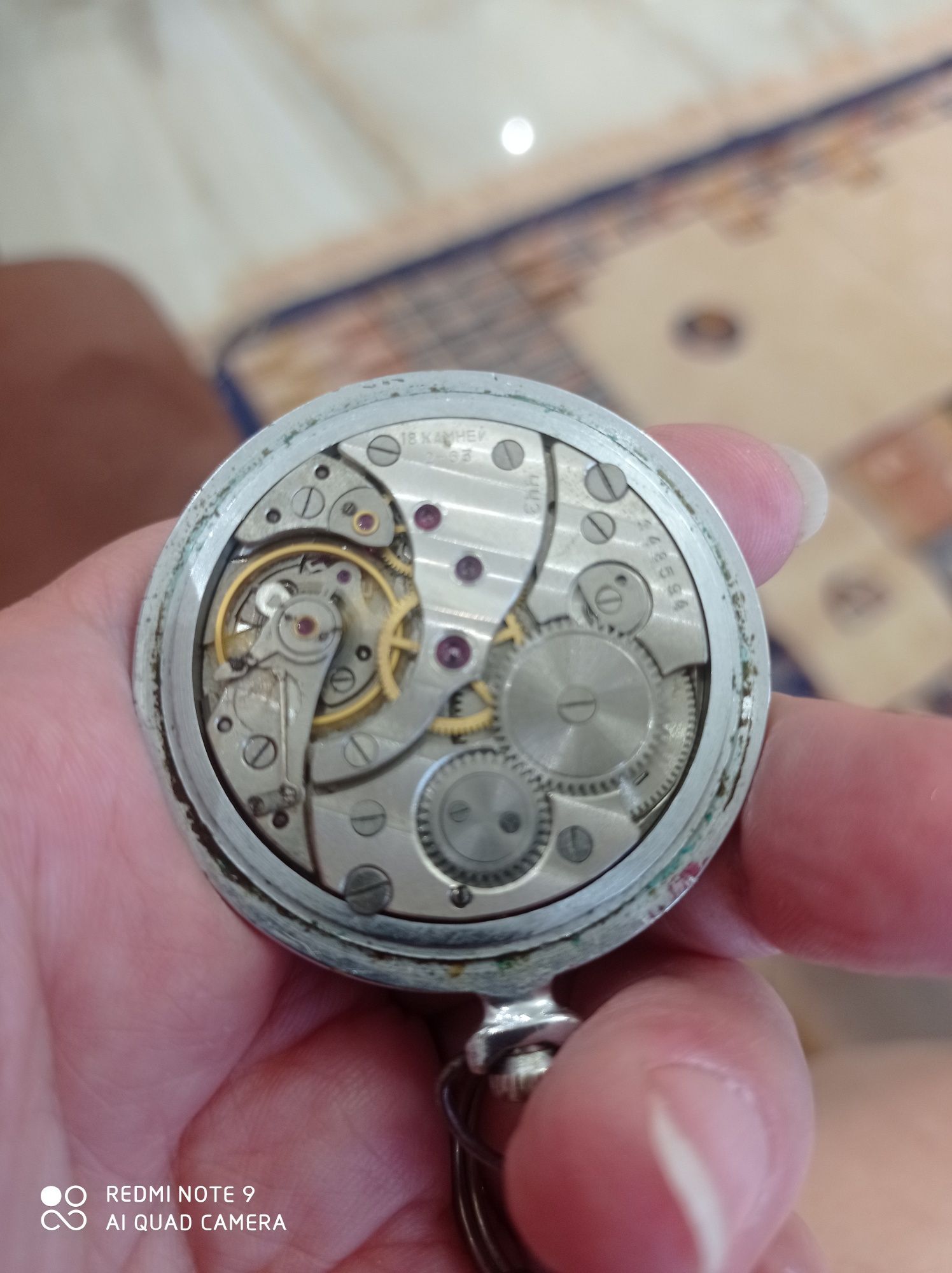 Работещ джобен антикварен часовник Кристал