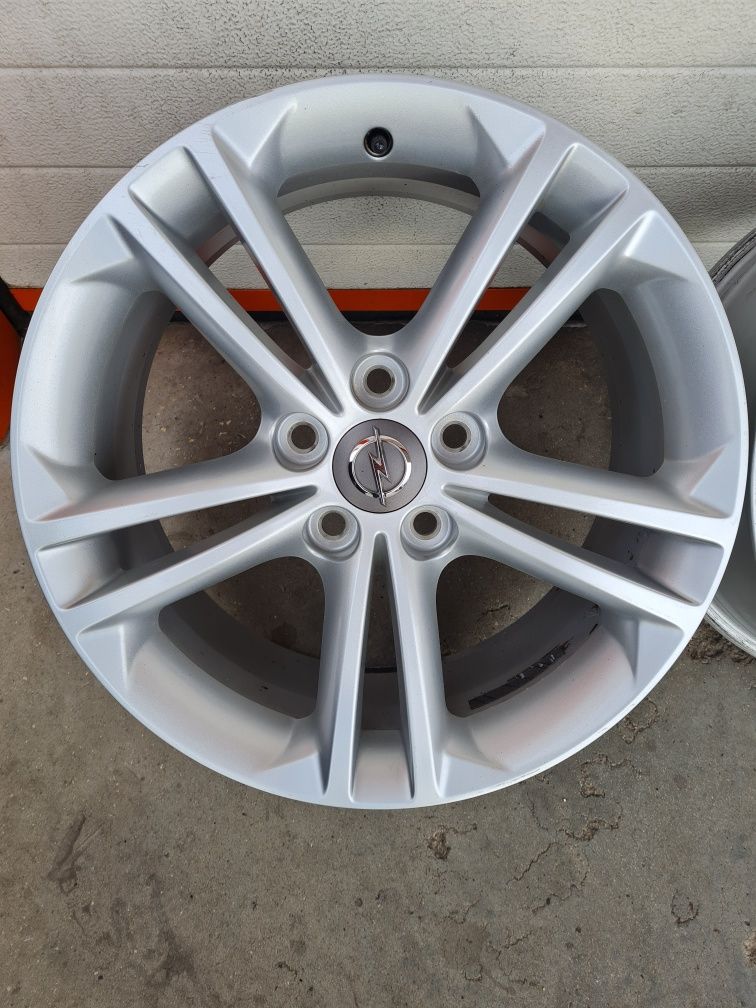 Оригинални джанти за ОПЕЛ OPEL R18 5x120 ET42 8J