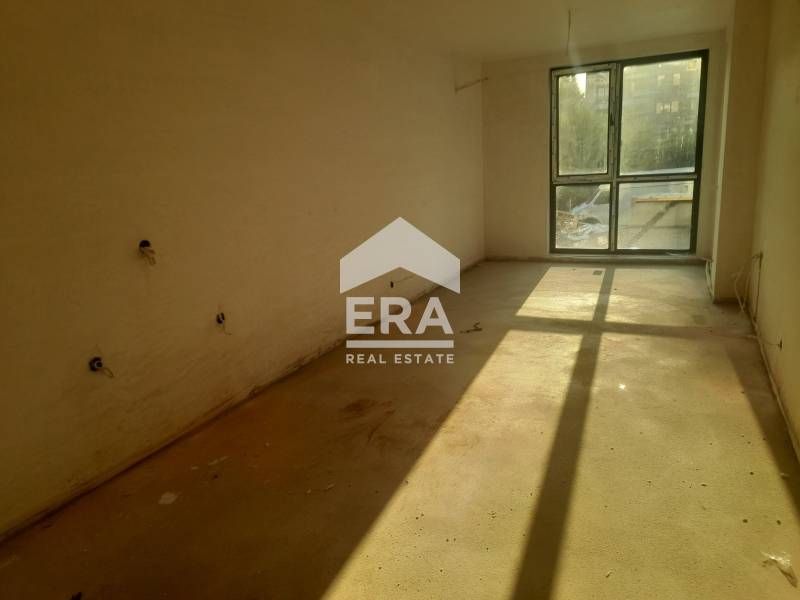 Продава се Двустаен апартамент в София, Зона Б-18 - 71 кв.м за 2211 €/кв.м - Снимка #3