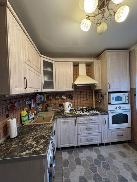 Продам 2 ком кв в 11 мкр Аз наурыз