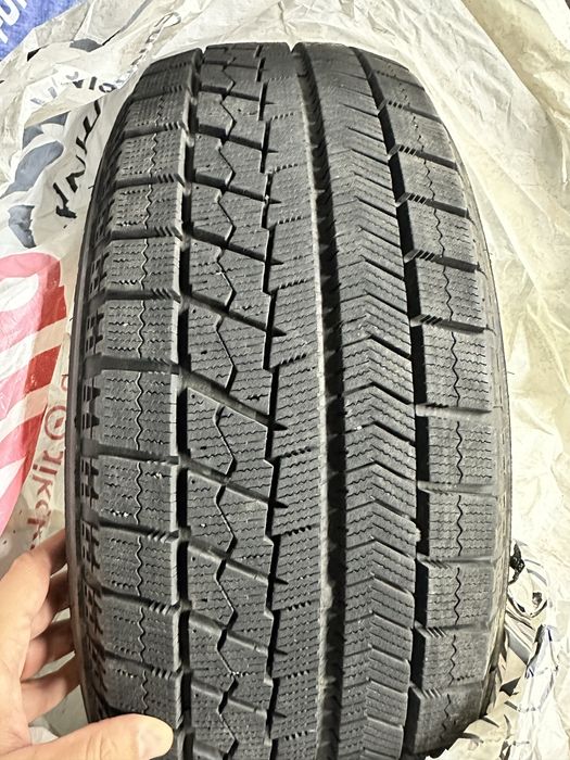 Зимняя резина 205/60 16 Bridgestone