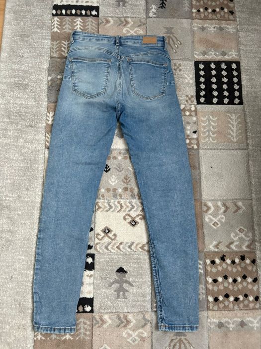 Blugi Pull&Bear albastri