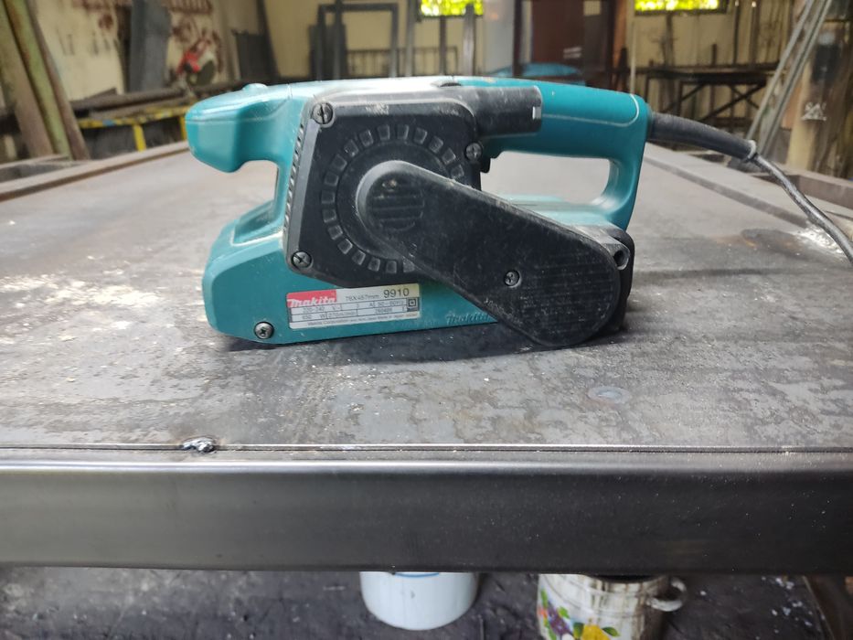 Ленточная шлифовальная машина Makita 9910