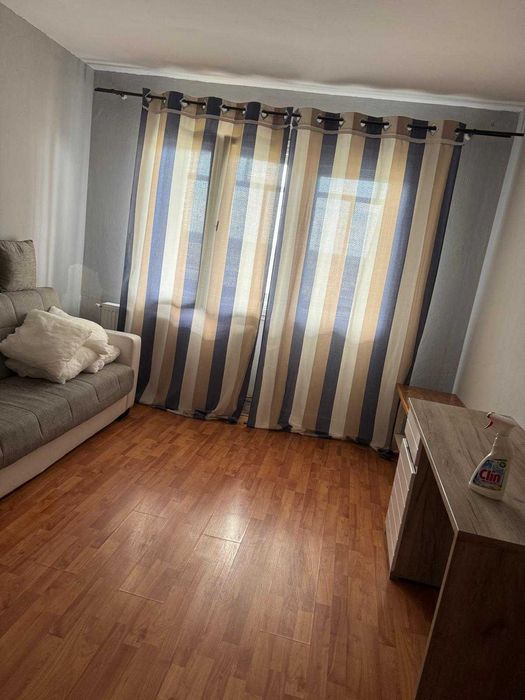 Inchiriez apartament cu 3 camere calea Aurel Vlaicu, Arad