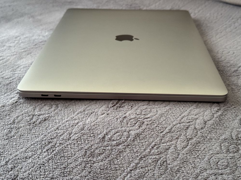 Чисто Нов*64GB Ram* 16'Macbook Pro 16 2019/i7-9750H/512GB SSD/5300M