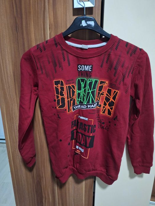 Scoala se apropie ,avem pe stoc bluze pt copii la pret accesibil!