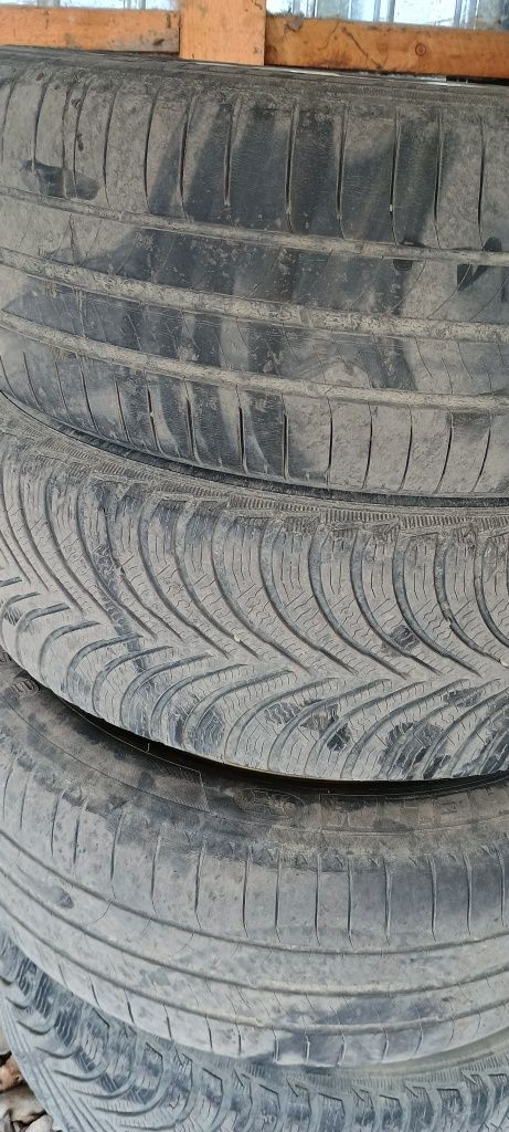 Vand geanta cu anvelope de iarna 112/5r16