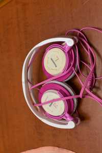 Розови слушалки panasonic с кабел