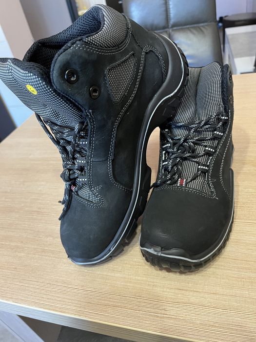 Bocanci de protectie UVEX MOTION LIGHT (S2 SRC