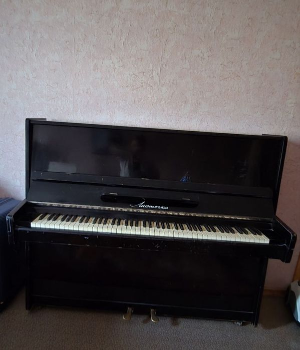 Продается пианино Ласточка
