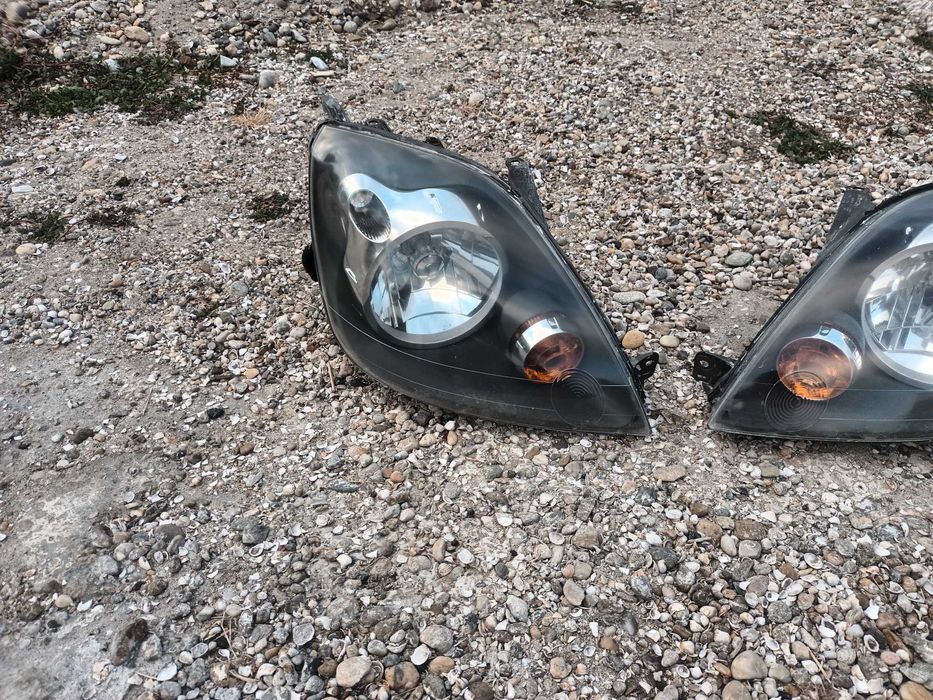 ляв и десен фар за форд фиеста FORD FIESTA V