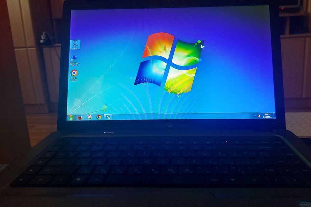 Лаптоп HP Windows 7