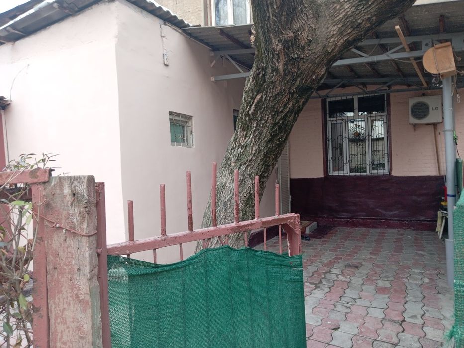 Srochna uy sotiladi