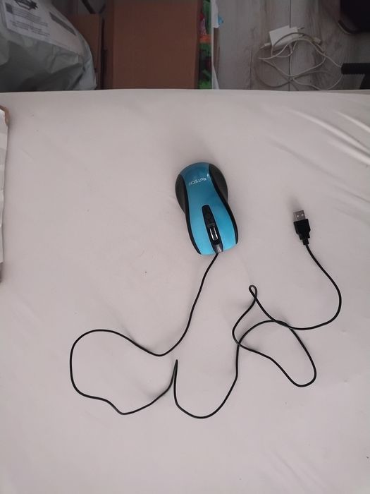 Mouse cu fir R-TECH, funcțional, stare bună