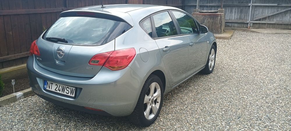 Vand Opel Astra J 1.7 CDTI an 2012
