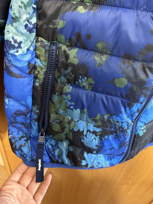 Чисто ново яке Desigual