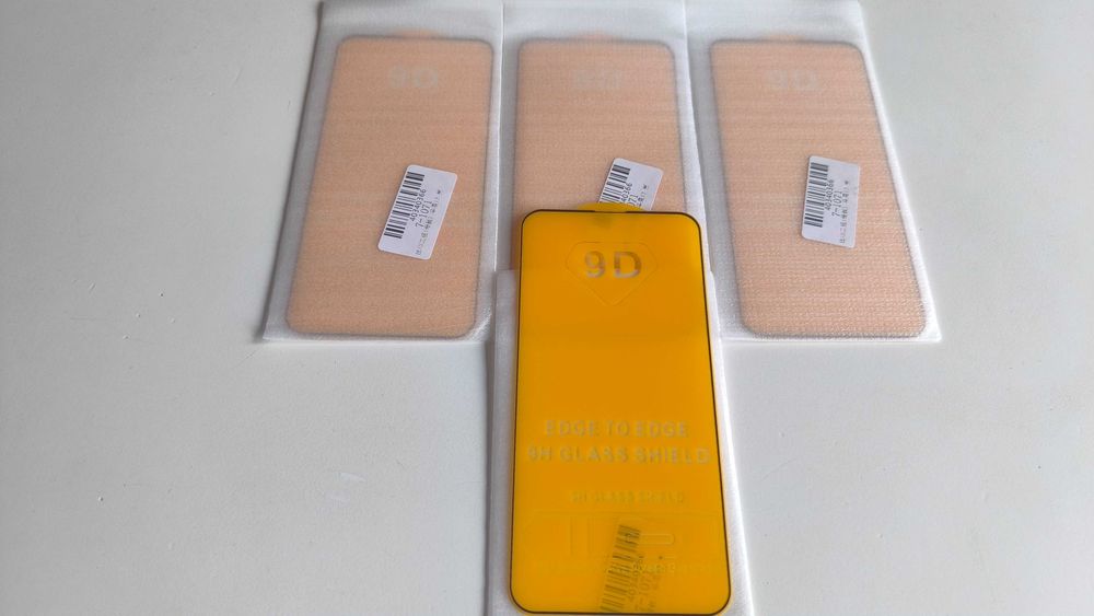 Стъклен протектор за iPhone 13 9D 4броя чисто нови