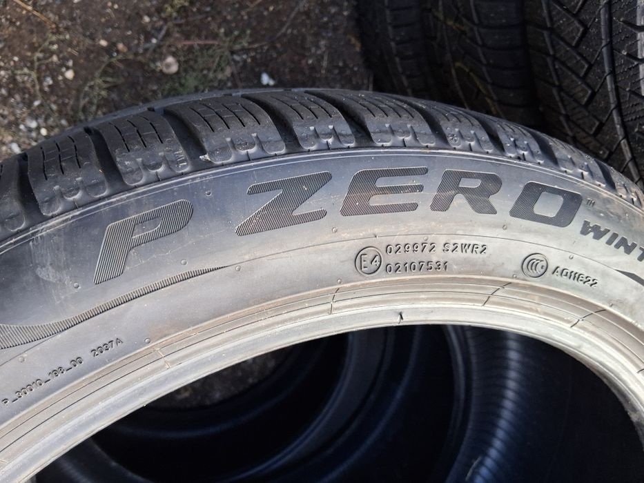 285 40 20 PIRELLI  2бр зимни дот 2022г