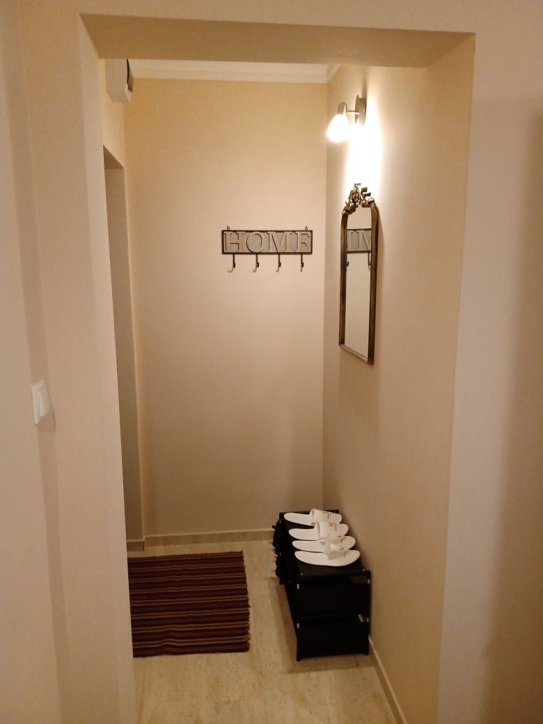 Închiriez în Regim hotelier zona teatrul de vară.