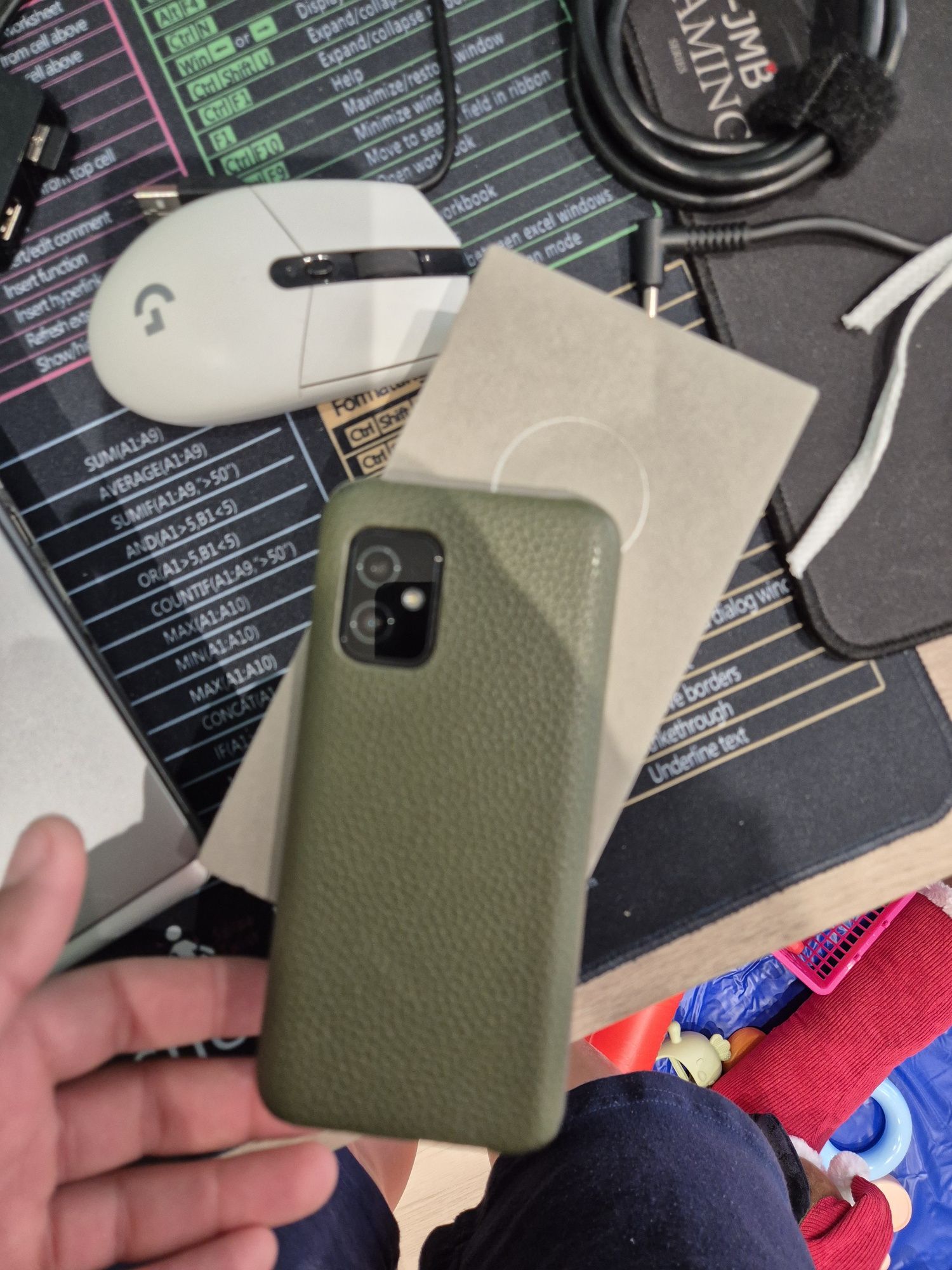 Продавам asus ZenFone 8 256gb