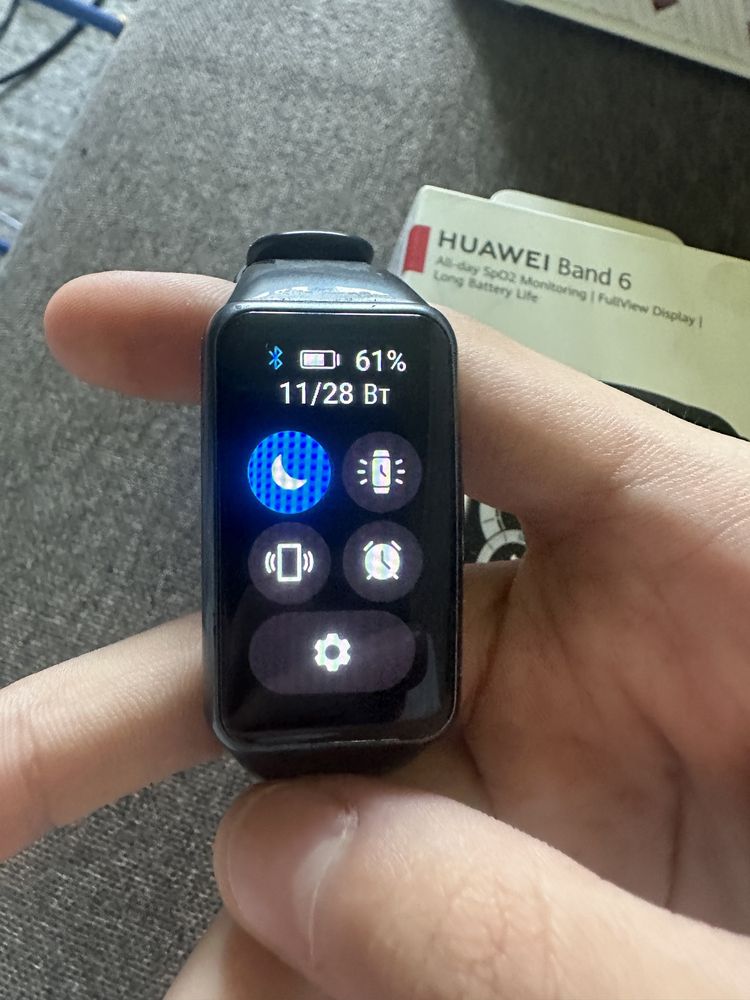 Huawei Band 6  в отличном состоянии