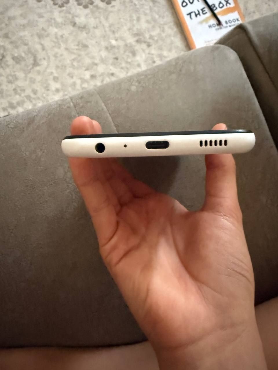Samsung galaxy a13 4/64 sastoyaniyasi yaxshi, ekran almashmagan
