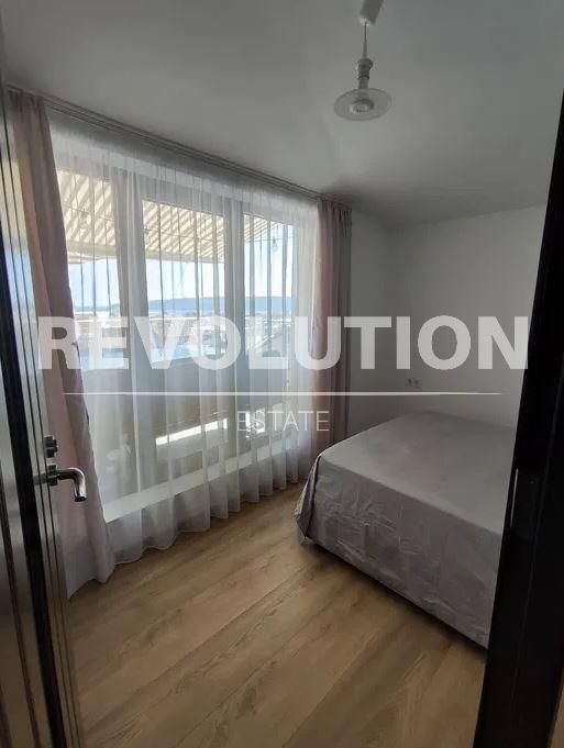 Дава се под наем Тристаен апартамент в Варна, Червен площад - 70 кв.м за 800 € - Снимка #4