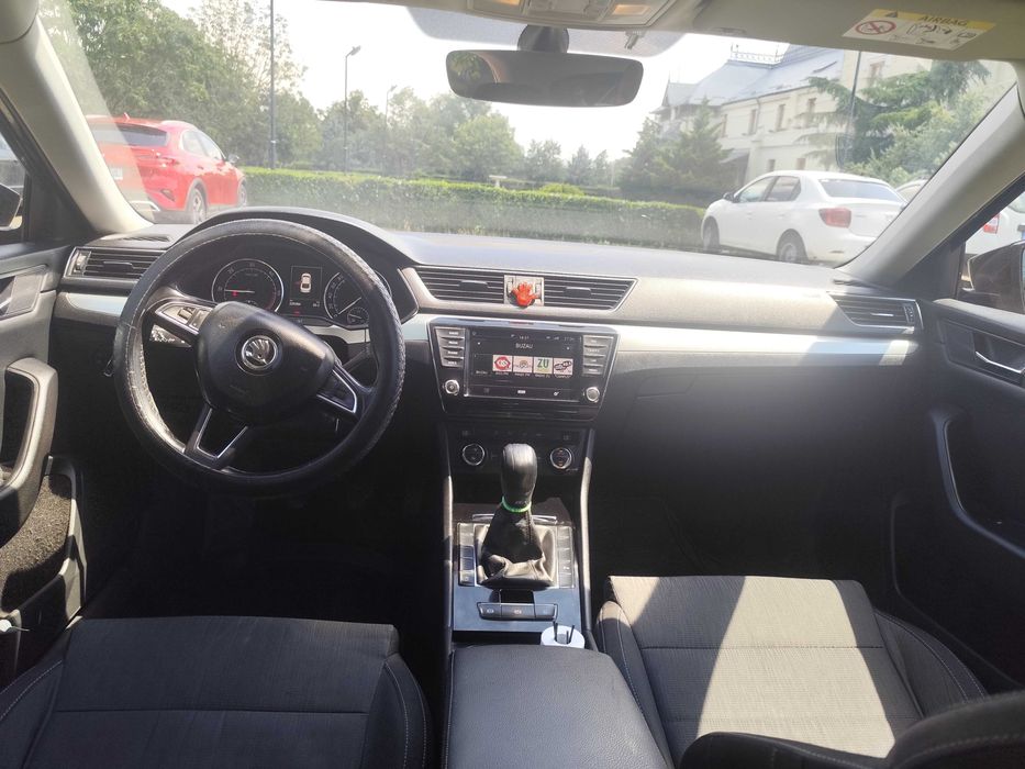 Vând Skoda Superb 3