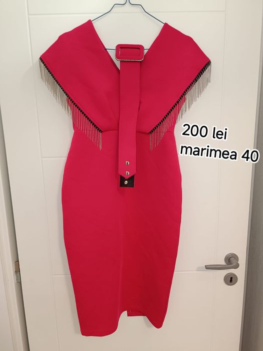 Vând rochii elegante