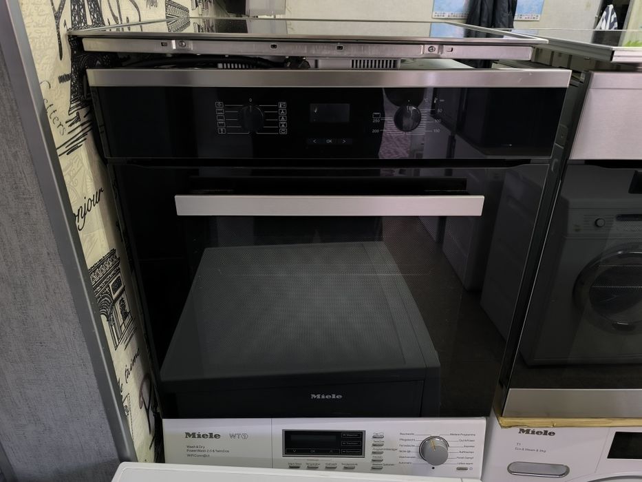 Фурна  Miele H2661-1B  - 76литра. 10 функции с вентилатор.