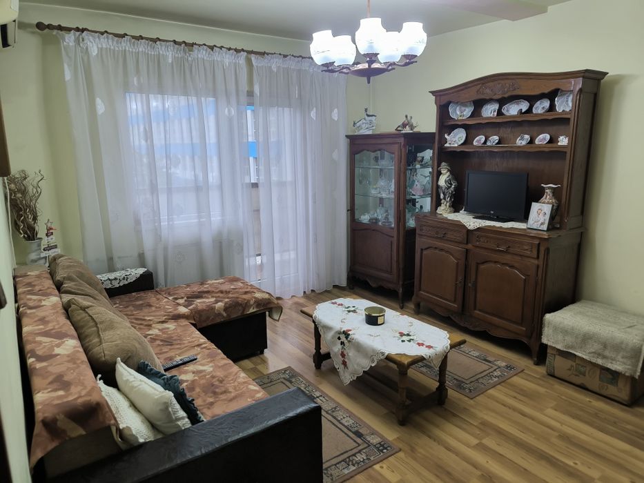 Închiriez apartament 2 camere in Confecții lângă facultate