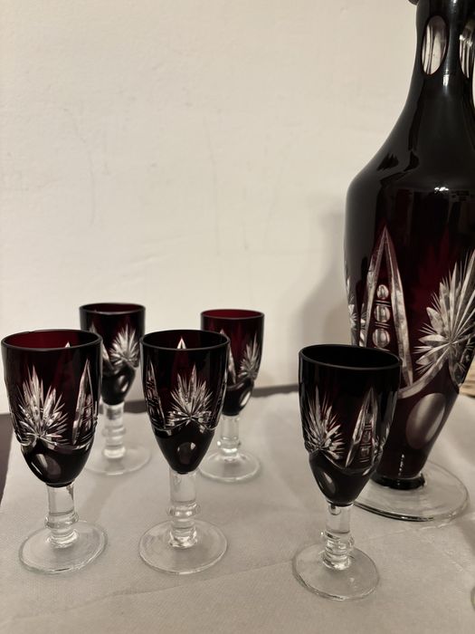 Pahare din rubin pentru servit tuica , lichior