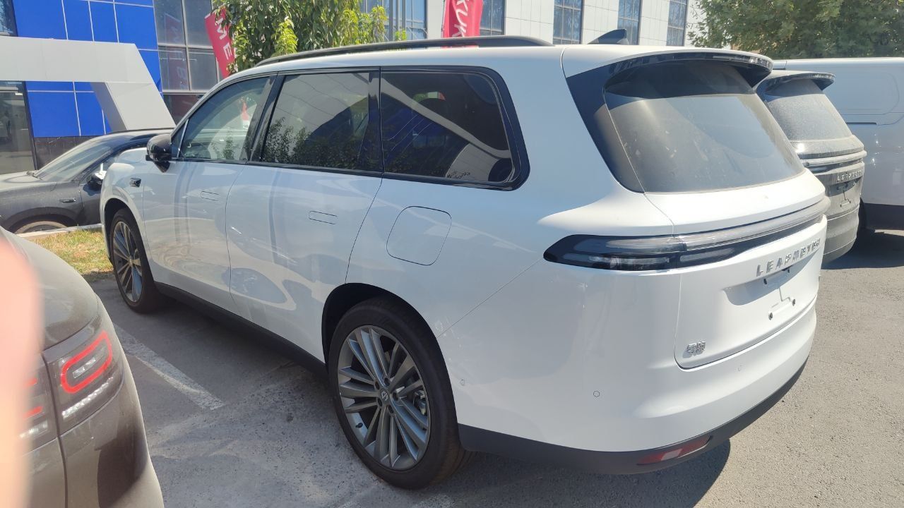 Leapmotor C16 200 Hybrid Premium