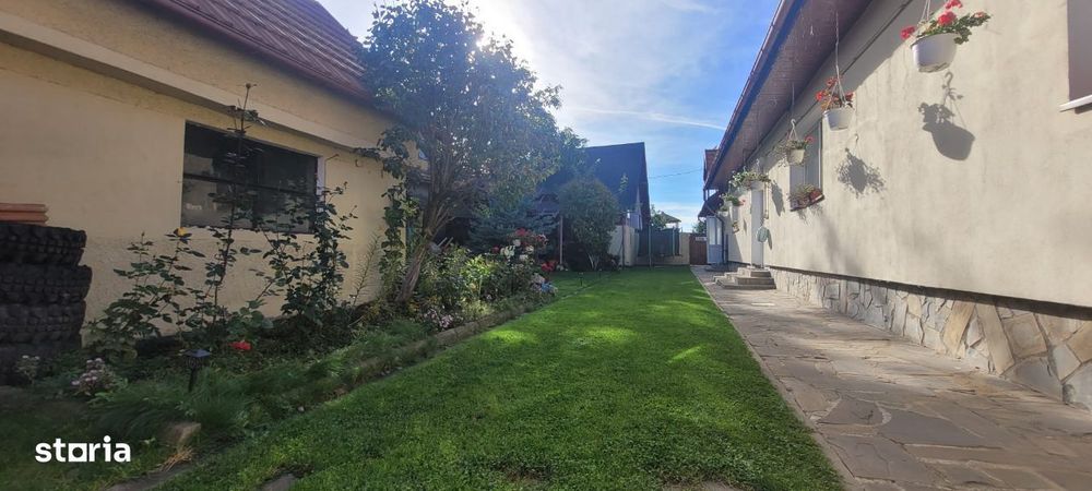 Vand casa cu teren de 1753 mp in Prejmer