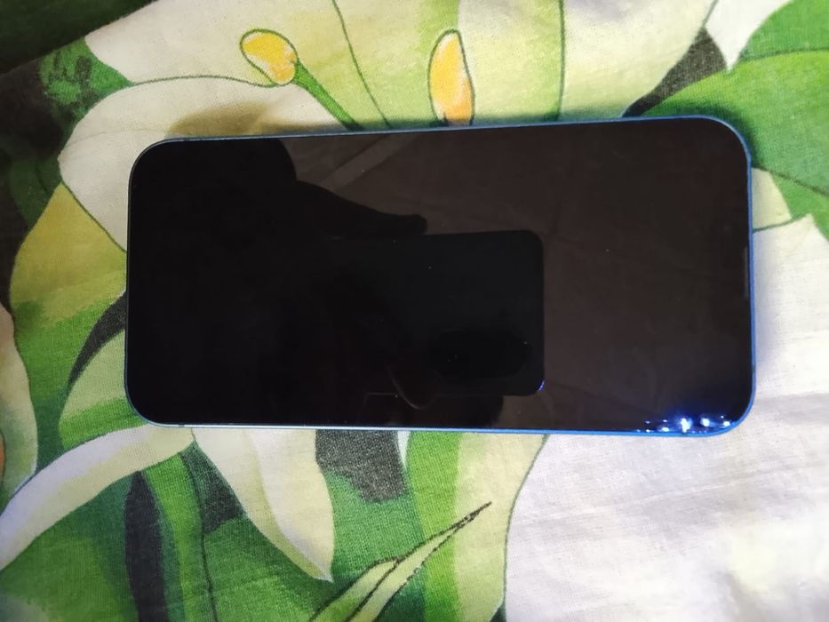 Обменяю айфон 13