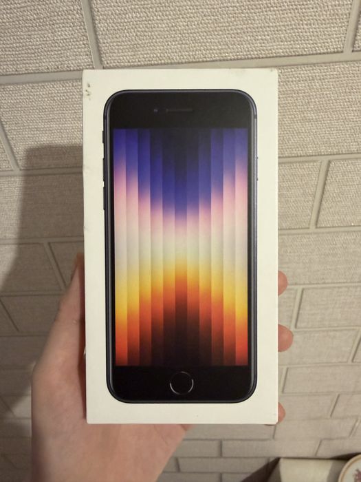Продам iPhone SE